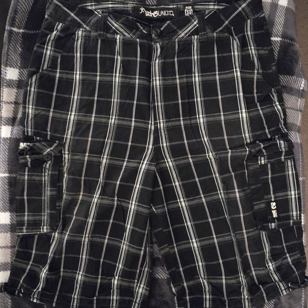 Ecko Unltd. Men's Black/White Plaid Cargo Shorts